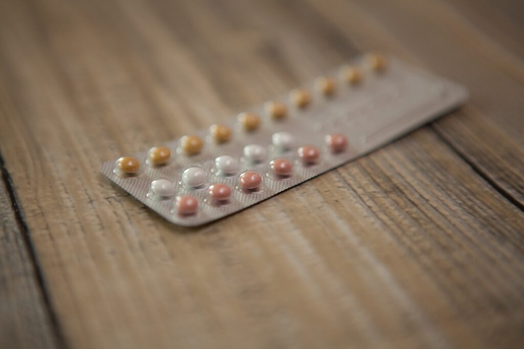 Consuming birth control pills can effectively prevent pregnancy